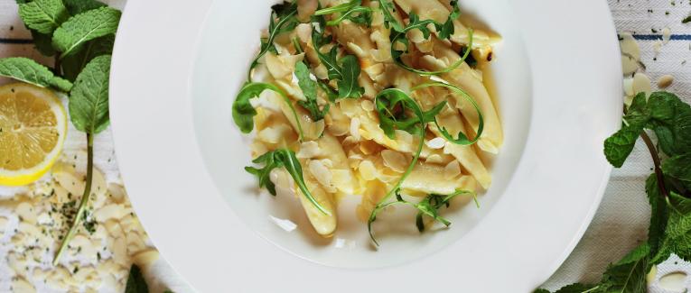 Filets de lieu noir aux gnocchi à la ricotta, sauce crémeuse au pesto