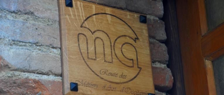 Pose de la première plaque de la route des métiers d'art d'Occitanie