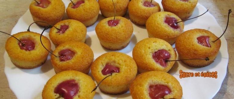 Financiers à la polenta et aux cerises