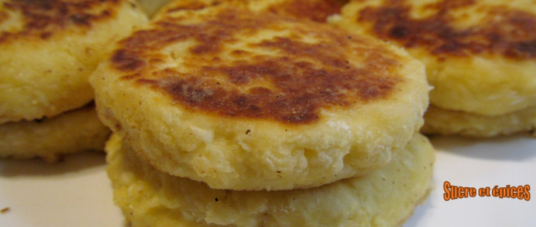 Pancakes au fromage frais à la noix de coco - Syrniki