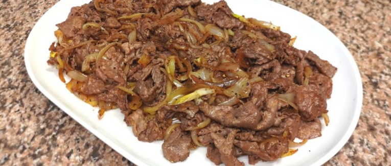 Carpaccio de boeuf aux oignons - Recette en vidéo