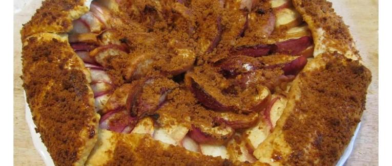 Tarte rustique aux nectarines et spéculoos