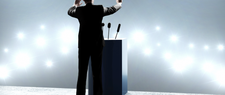 "Le Défi", extrait 1 : Ode au politicien