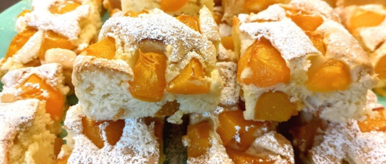 Gâteau moelleux aux abricots - Recette en vidéo