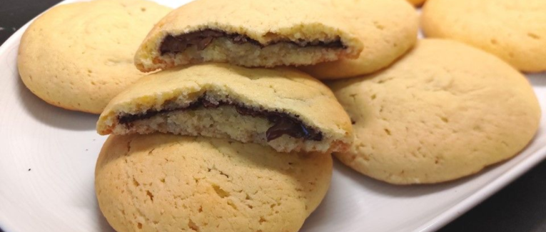 Biscuits moelleux fourrés au Nutella - Recette en vidéo