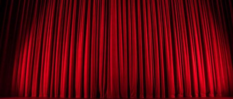 Pièce de théâtre : le mot fatidique