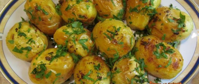 Pommes de terre dorées au four
