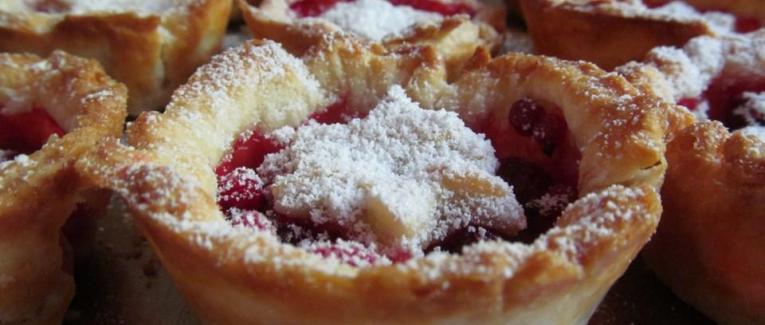 Tartelettes faciles aux framboises et groseilles