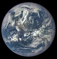 la planète est splendide, on ne peut pas en dire autant de ses occupants