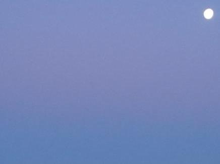 Le bleu du ciel des soirs d’été