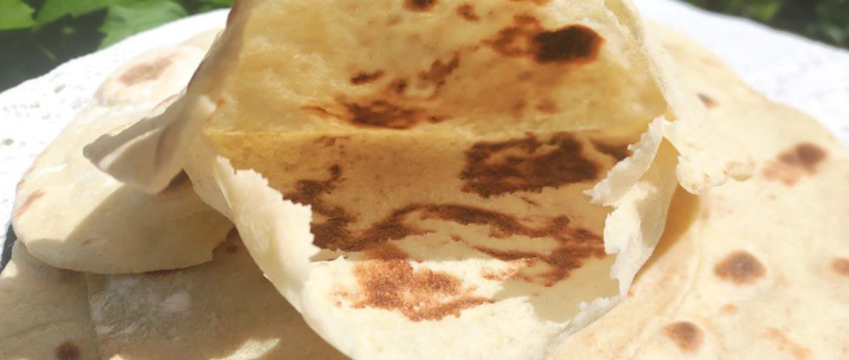 Pains pita libanais à la poêle - Recette en vidéo