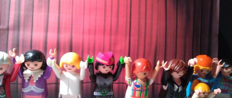 Pièce de théâtre jouée par des Playmobils !