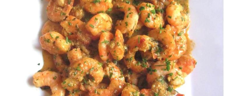 Crevettes asiatiques au beurre et à l'ail