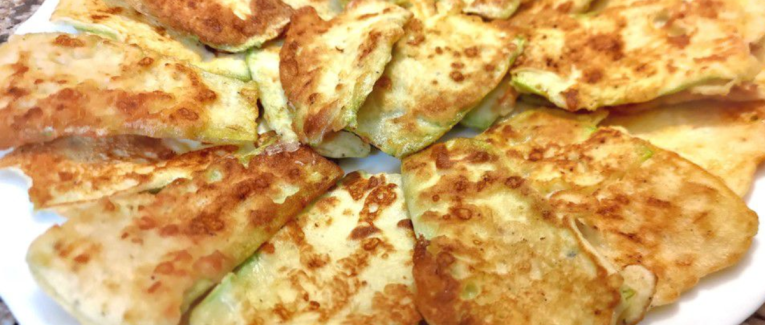 Courgettes panées au fromage - Recette en vidéo
