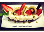 Brioche poêlée fraises kiwi et Chantilly