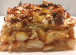 Carrés sablés aux pommes avec meringue et noix - Recette en vidéo