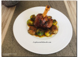 Souris d'agneau au thym, choux de Bruxelles et champignons de Paris.