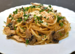 Pâtes au poulet, sauce crémeuse aux champignons 