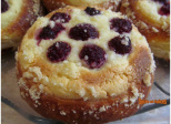 Brioches au fromage frais et framboises (Vatrushki)