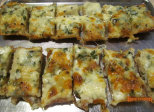 Pain gratiné au fromage et à l'ail - Cheesy garlic bread