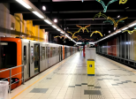 Dieu, le Métro de 18h et la Colère du Clou : Voyage au Bout de la Cause Première