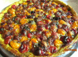 Tarte aux tomates cerises, pesto, mozzarella et basilic
