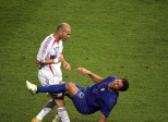 Zidane, un appel de balle téléphoné pour un but raté !