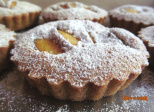 Petits gâteaux aux pêches et amandes
