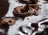 Nid de Pâques chocolat-noisettes aux blancs d'oeufs