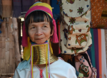 Femme-girafe