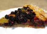 Tarte rustique mûres-rhubarbe