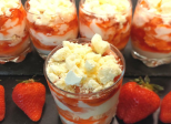 Verrines Eton Mess aux fraises - Recette en vidéo 