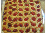 Focaccia des Pouilles aux tomates cerises et à l'origan