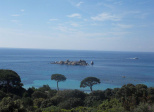 Entre terre et mer : une île de toute beauté 