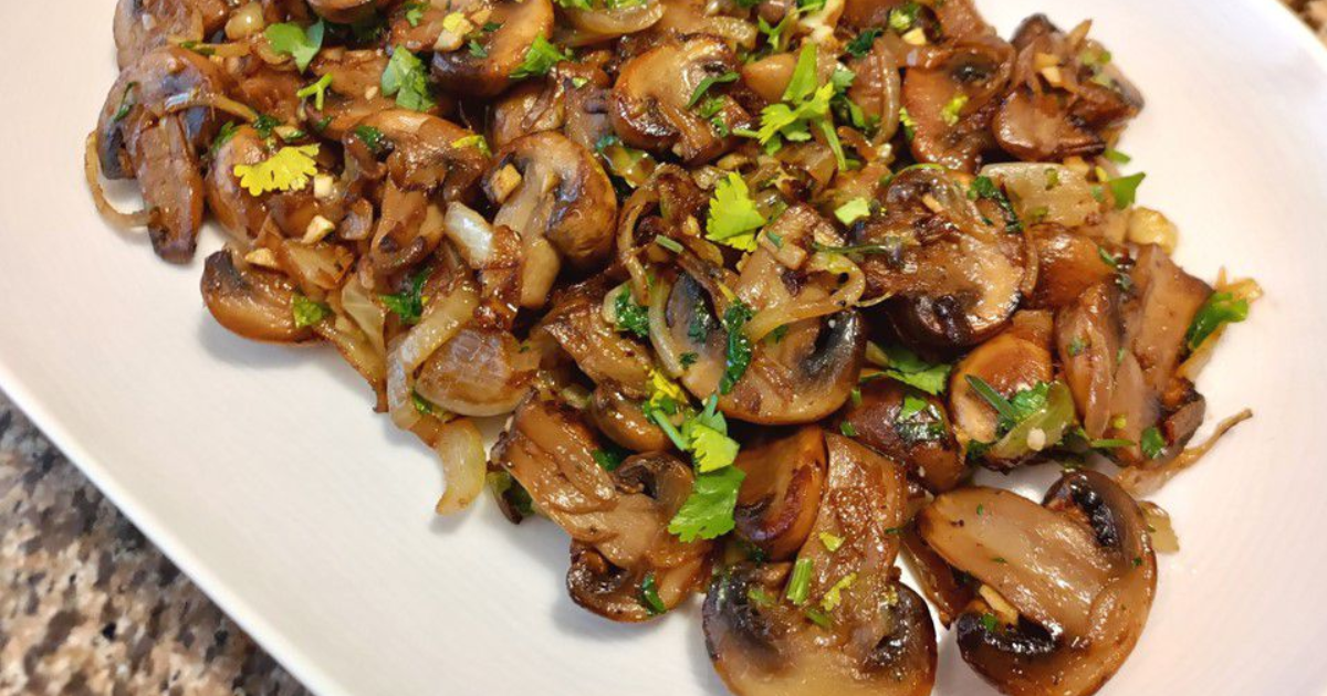 Champignons sautés à l'oignon et à l'ail - Recette en vidéo 