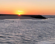 Roman-photo : “Aller voir ailleurs si je suis.”