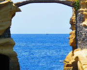 The first fifteen minutes out of Naples: a drowned villa on the way to Capri