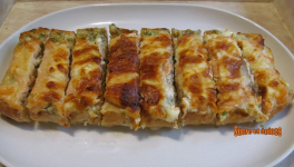 Pain gratiné au saumon fumé et au fromage