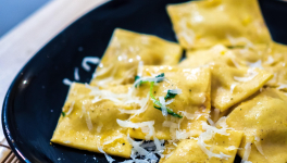 Raviolis moldaves au fromage frais - Coltunasi cu branza