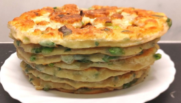 Pains frits aux oignons verts et persil - Recette en vidéo