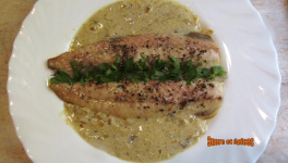 Filets de maquereaux grillés au four, sauce à la crème fraîche