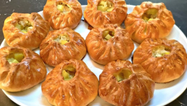 Mini tourtes au poulet et aux pommes de terre (Vak Belyash) - Recette en vidéo