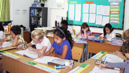 "Folie à l'Ecole" de Laïque Holding