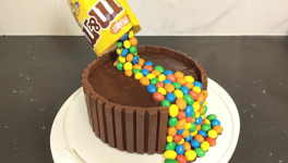 Gravity cake aux M&M's