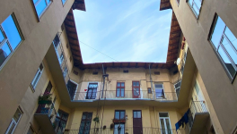 Par la fenêtre. Chapitre 16. Lui