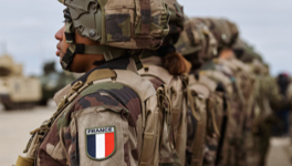 Un service militaire sur volontariat : Répondre par la discipline aux urgences d’un système qui abandonne la jeunesse