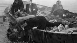 Lifeboat (1944) Alfred Hitchcock