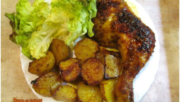 Cuisses de poulet et pommes de terre aux épices cuites au four