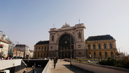 FEJEMBEN FÖLTÁMADOTT AZ ÉJ