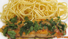 Pavés de saumon poêlés, sauce au citron et à la crème fraîche